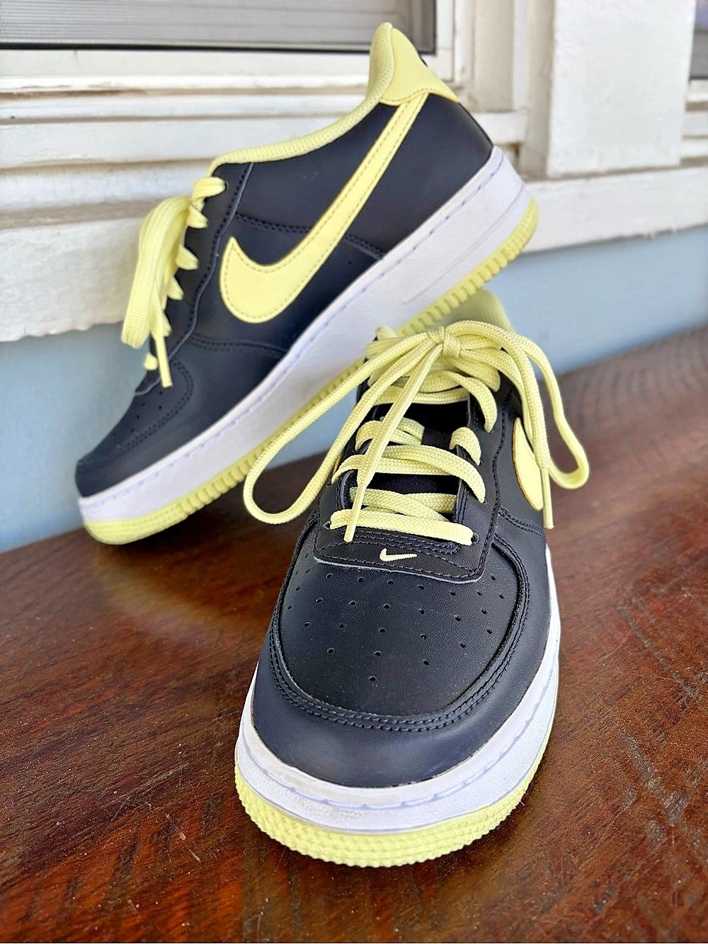 Nike Air Force 1 Low '07 LV8 Black & Yellow Like New